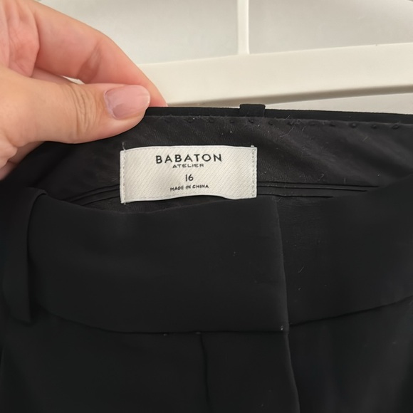 Aritzia Babaton Dress Shorts - Picture 3 of 4